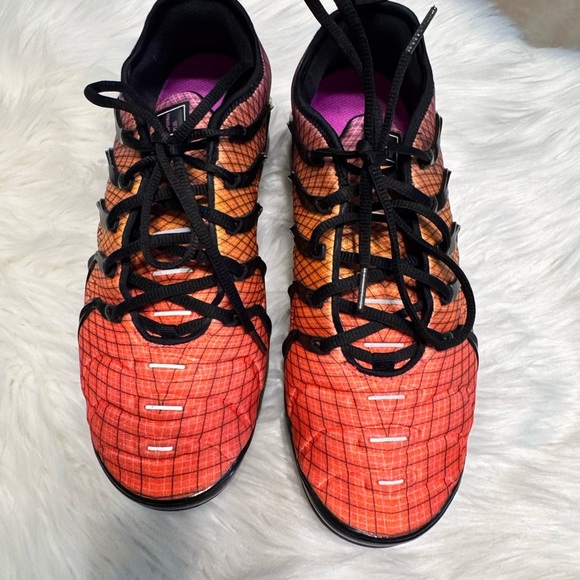 Nike Red and Black Men Athletic Shoes - Picture 1 of 17